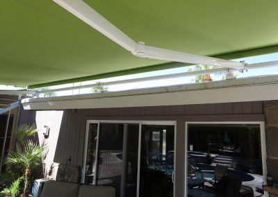 Green Retractable Roof Mount Awning